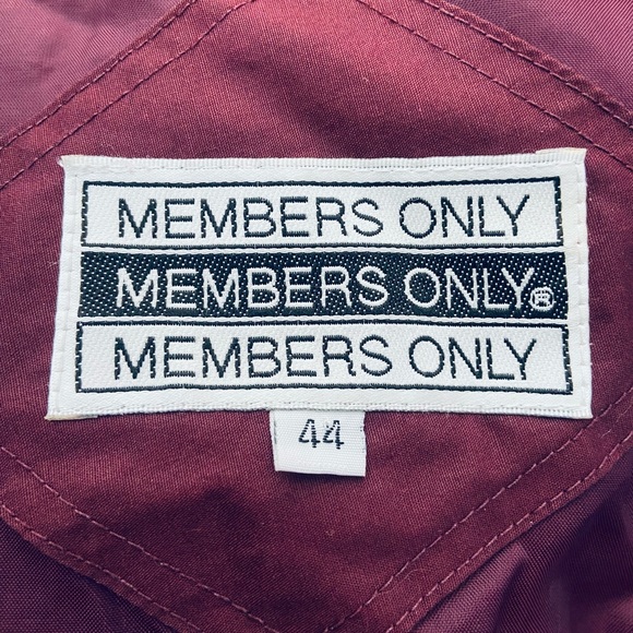 Members Only 80s Vintage Classic Maroon Windbreaker Jacket - 44 - Picture 6 of 6
